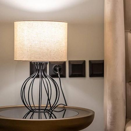 Smaragdi Luxury Jacuzzi Apartment Noho Premium Living أثينا المظهر الخارجي الصورة