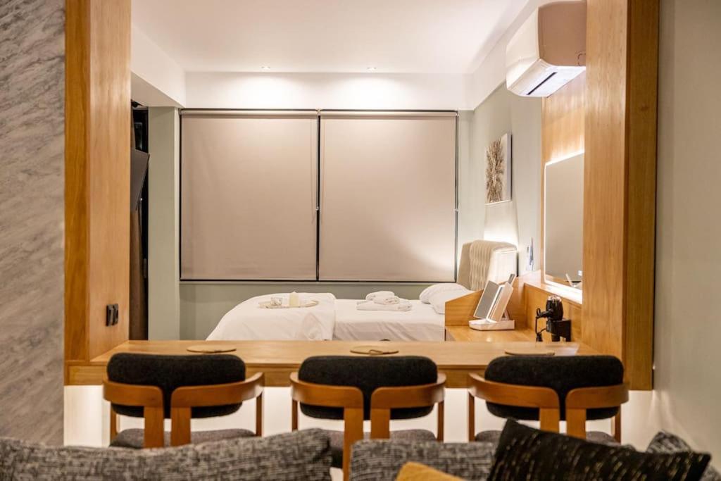 Smaragdi Luxury Jacuzzi Apartment Noho Premium Living أثينا المظهر الخارجي الصورة