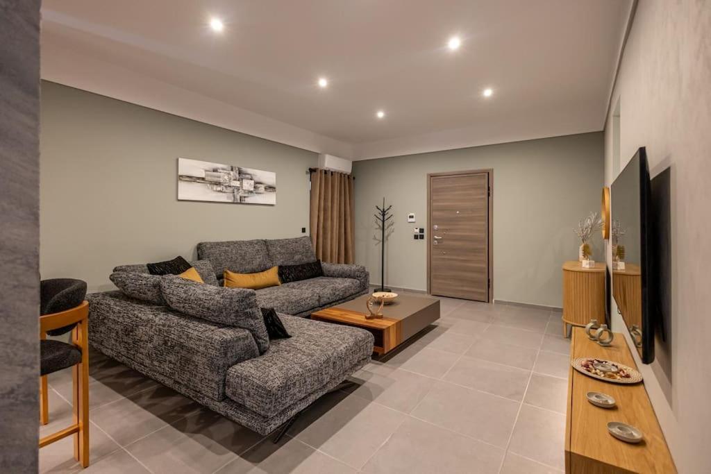 Smaragdi Luxury Jacuzzi Apartment Noho Premium Living أثينا المظهر الخارجي الصورة