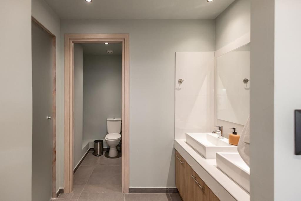 Smaragdi Luxury Jacuzzi Apartment Noho Premium Living أثينا المظهر الخارجي الصورة
