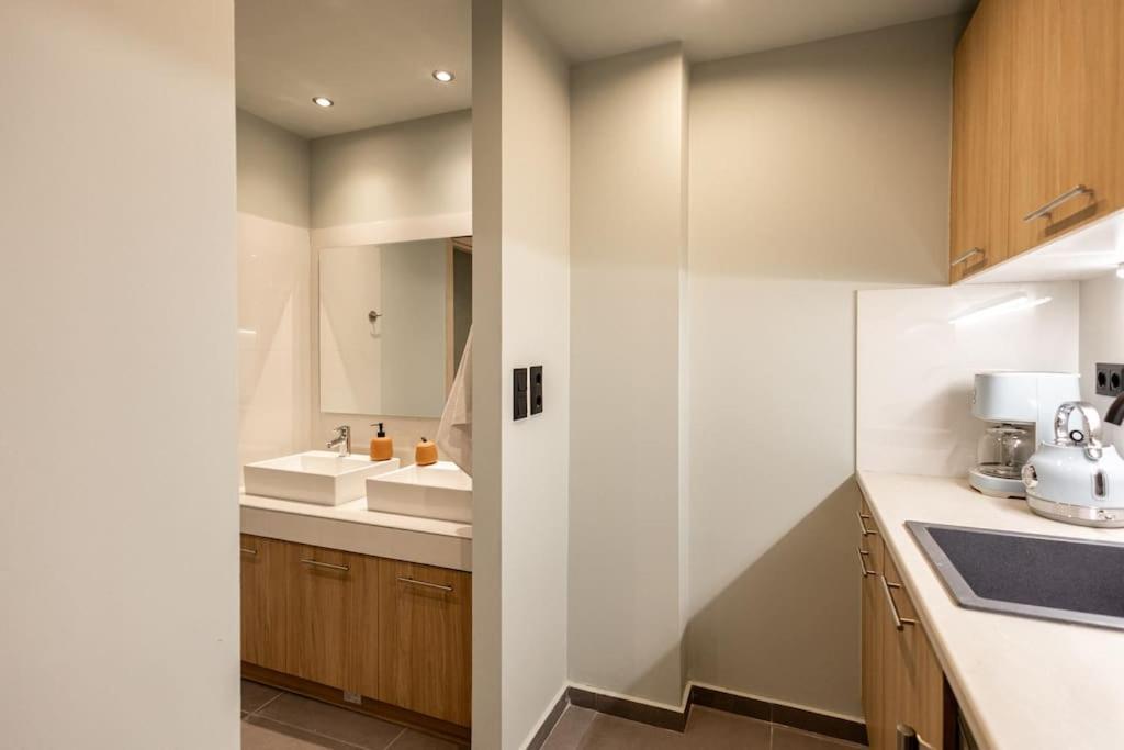 Smaragdi Luxury Jacuzzi Apartment Noho Premium Living أثينا المظهر الخارجي الصورة