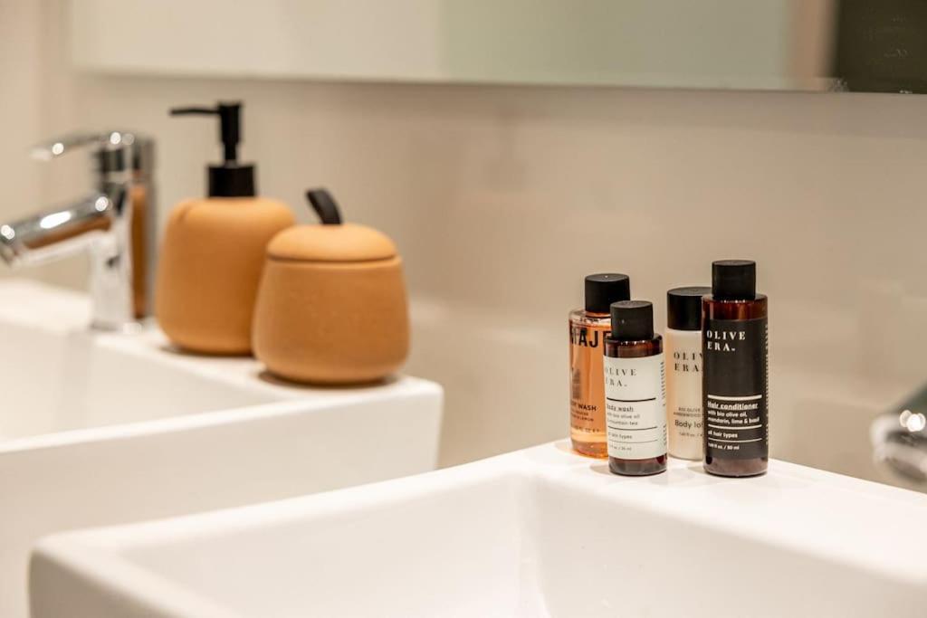 Smaragdi Luxury Jacuzzi Apartment Noho Premium Living أثينا المظهر الخارجي الصورة