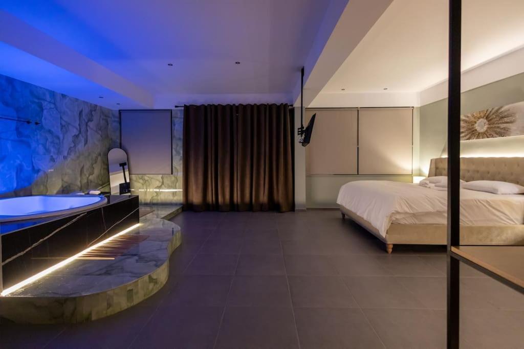 Smaragdi Luxury Jacuzzi Apartment Noho Premium Living أثينا المظهر الخارجي الصورة