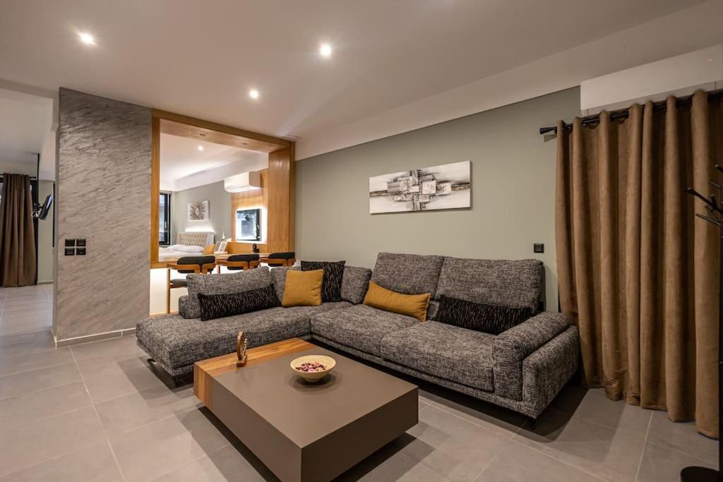Smaragdi Luxury Jacuzzi Apartment Noho Premium Living أثينا المظهر الخارجي الصورة
