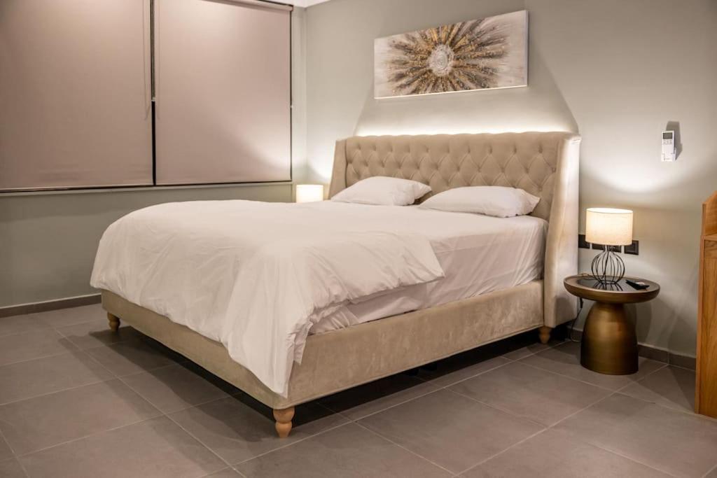 Smaragdi Luxury Jacuzzi Apartment Noho Premium Living أثينا المظهر الخارجي الصورة