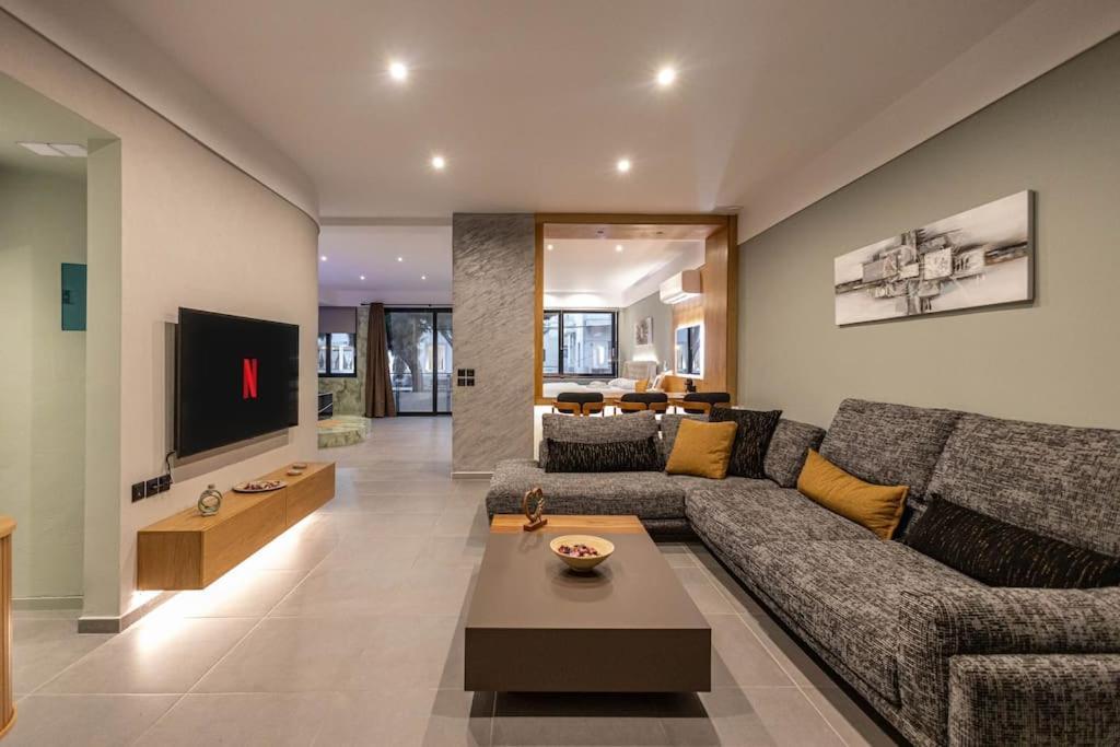 Smaragdi Luxury Jacuzzi Apartment Noho Premium Living أثينا المظهر الخارجي الصورة